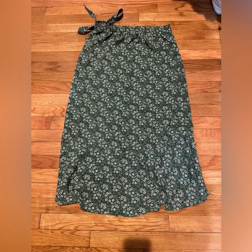 NWOT Max Studio Green Floral Maxi Wrap Skirt High Low Hem‎ Large
